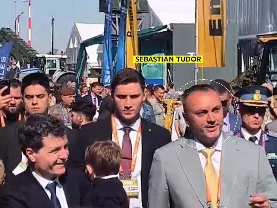 Sebastian Tudor l-a ghidat pe președintele României pe parcursul evenimentului.