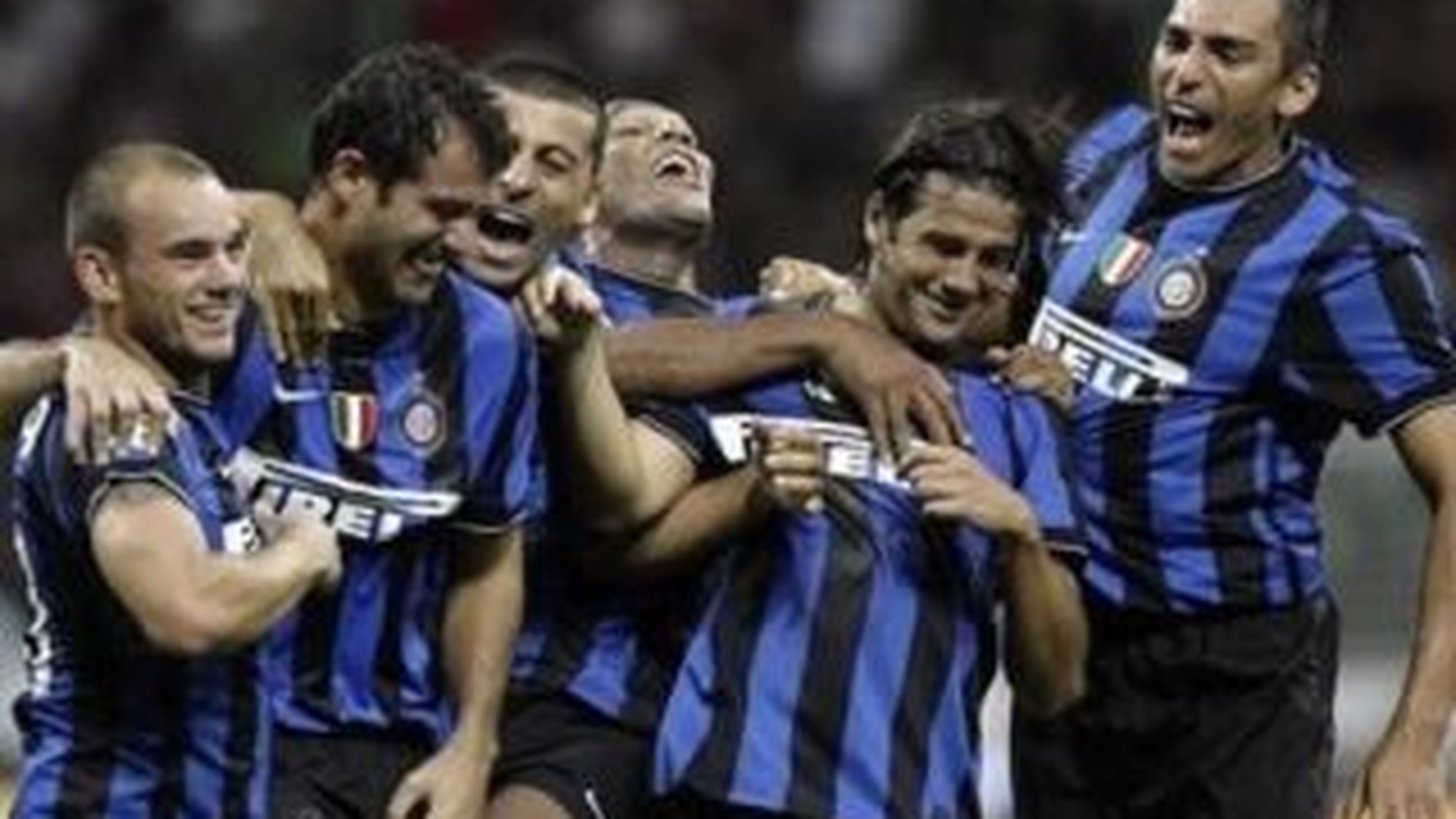 Chivu a castigat al treilea titlu consecutiv de campion al Italiei cu Inter Milano!
