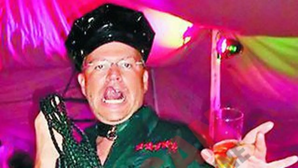 Se da falit, dar sparge averi pe distractii