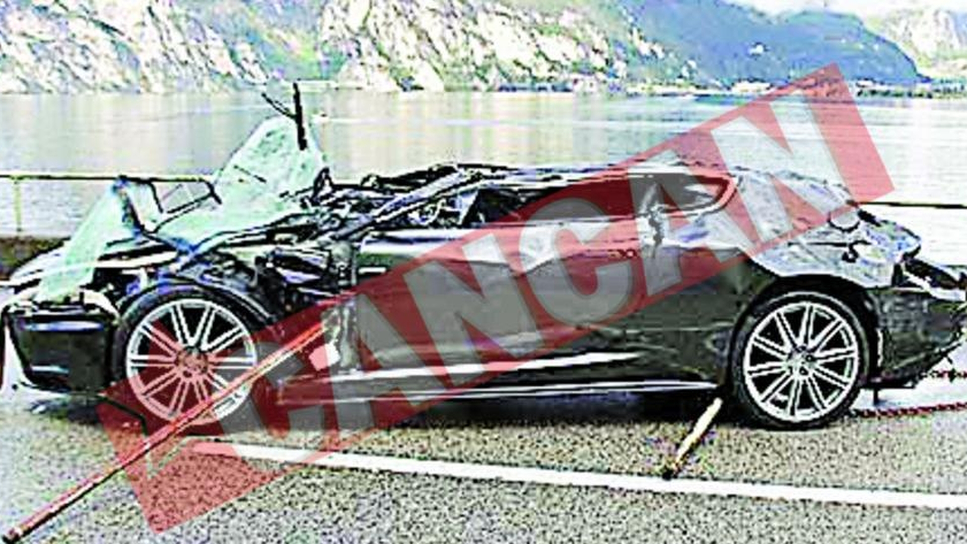 Masina lui James Bond s-a facut praf