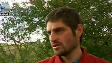 VIDEO Cel mai amuzant taran de pe net loveste din nou! Ma certam cu cainii ca imi furau painea