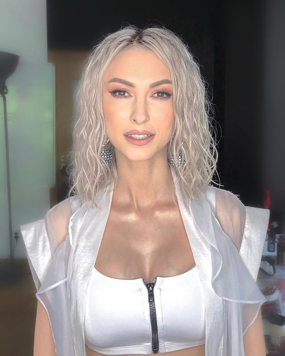 Andreea Bălan, scene ireale la un concert. Dansatoarea ei a venit beată mangă