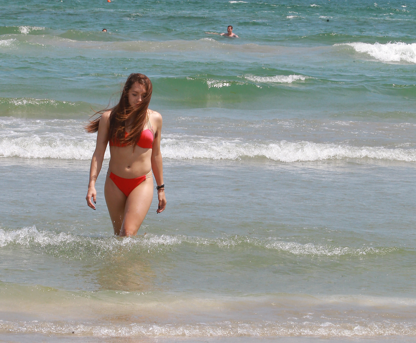 Super-gimnasta s-a relaxat pe o plajă din Mamaia