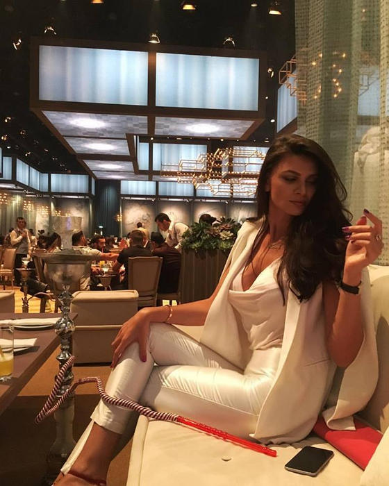 RAMONA Gabor este foarte fericită în Dubai! Vedeta a dat vestea în această dimineaţă:,,Aşteptăm…‘’
