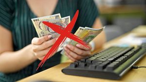 Adio, bani cash. Ce se întâmplă, de la 1 octombrie 2025