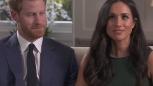 VIDEO / Meghan Markle a dezamăgit cu ţinuta aleasă la prima apariţie publică după ce s-a logodit cu Prinţul Harry! Cum s-a îmbrăcat actriţa 