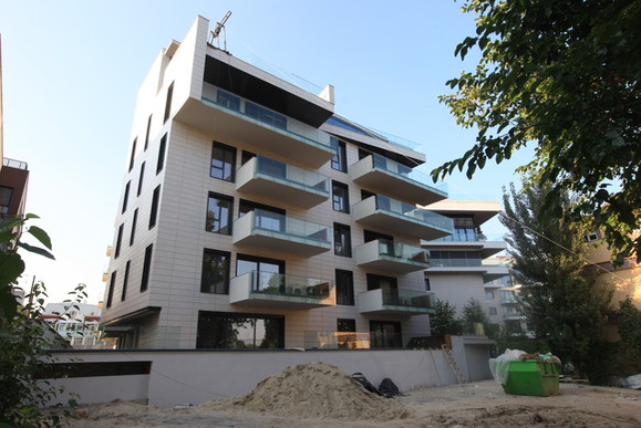 Cum arată, de fapt, casa în care stă Delia împreună cu soțul ei milionar. FOTO