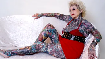 A MURIT cea mai tatuata femeie din lume: Raiul a mai castigat un inger