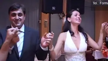 Părinţii Mădălinei Manole au rupt ringul de dans la nunta fiicei lor! Uite ce fericiţi erau că artista se mărită cu Petru Mircea