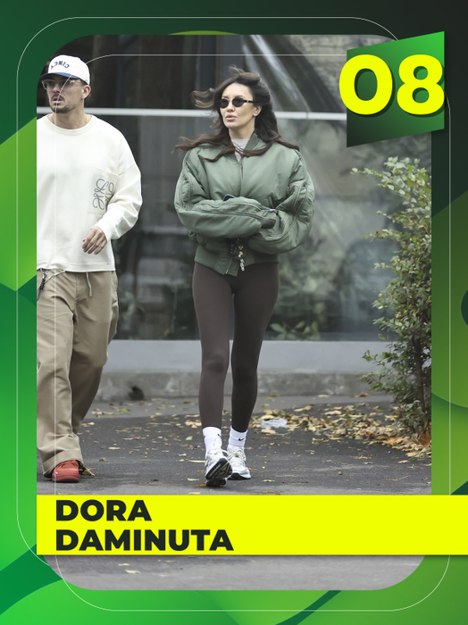 TOP 15 vedete care au renunțat la lucrurile scumpe pentru un accesoriu de câțiva lei. Memelușa, Delia și Ruxandra Luca au lansat noul trend al verii
