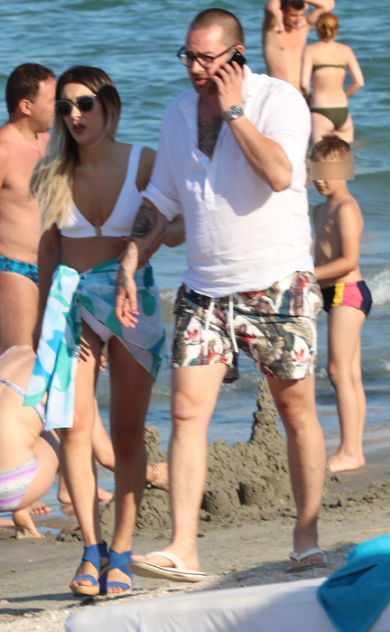 Tudor Aposteanu, la plajă, alături de noua lui iubită