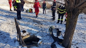 Descoperire macabră în Argeș. Bărbat, găsit înghețat într-o fântână