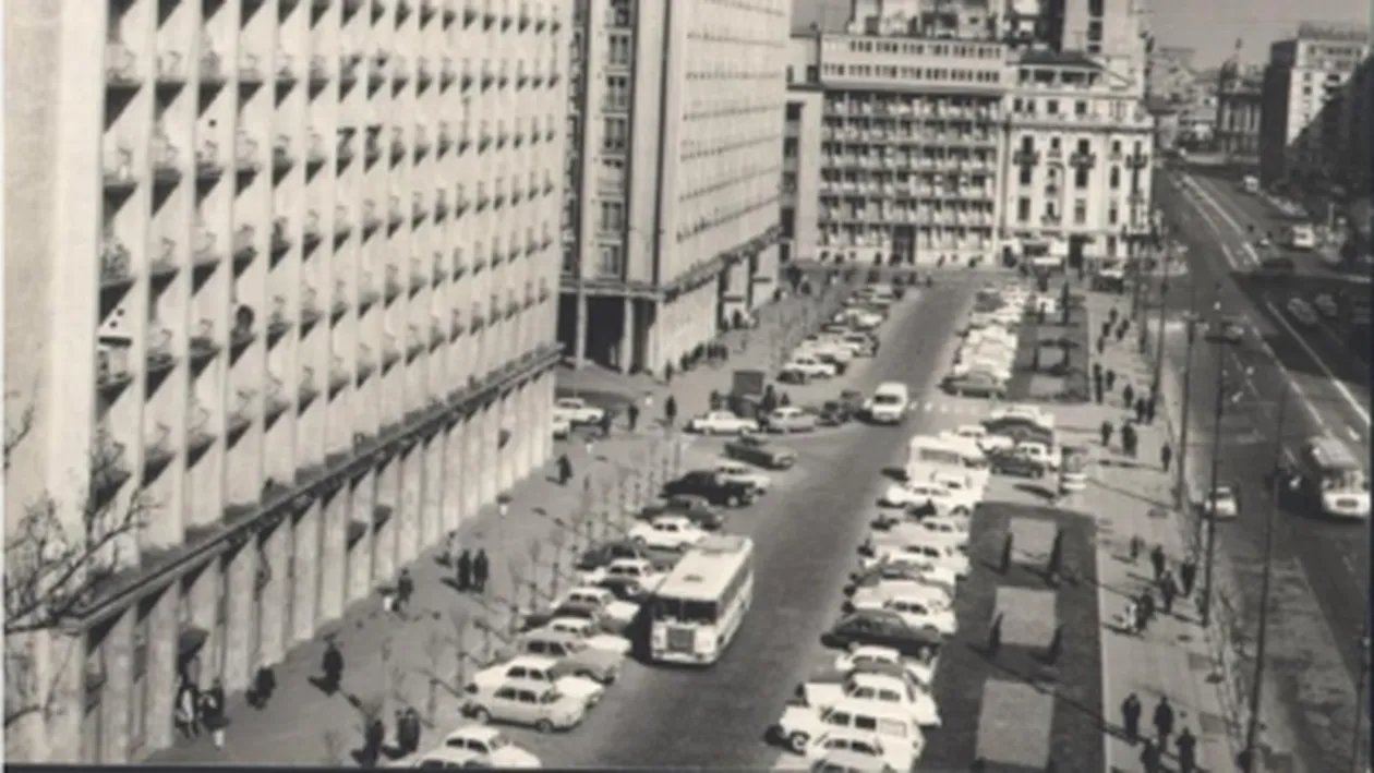 Magazinul Eva, probabil numit așa pentru că nu prea avea haine pe care le-ar fi purtat o femeie