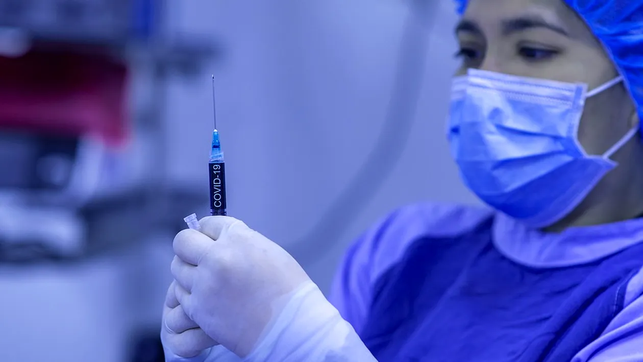 O nouă tranşă de vaccin de la AstraZeneca a intrat în ţară. Au fost primite 108.000 doze de vaccin Vaxzevria