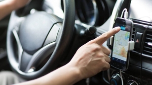 O elevă de 17 ani din București a reclamat un șofer Uber pentru că a hărțuit-o sexual! Polițiștii nu au vrut să înregistreze cererea. Care e motivul