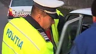 Saracie lucie! Trei barbati au talharit un barbat care transporta tigari si risca 15 ani de inchisoare