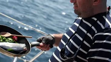 Catalin Scarlatescu de la MasterChef este pasionat de sailling! Afla care a fost cea mai recenta aventura pe mare a bucatarului