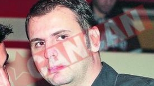 Si-a lasat iubitul acasa si a plecat sa se distreze