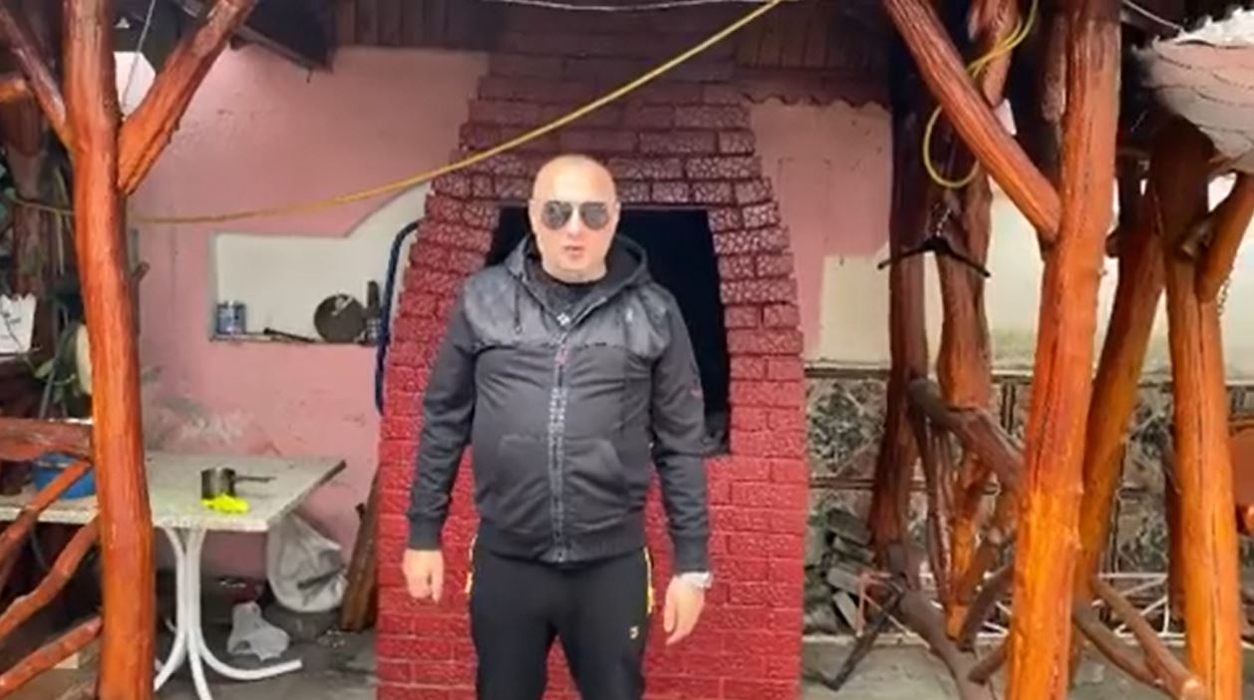 Leo de la Strehaia, gafă de zile mari! Tot Internetul a râs de el după ce s-a auzit asta pe filmarea lui | VIDEO