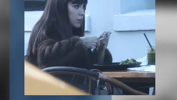 Sexoasa brunetă i-a uimit pe cei din jur cu ținuta ei: Denise Rifai a ieșit pe Dorobanți și...