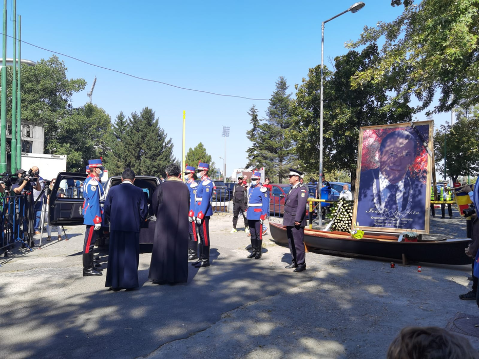 Ivan Patzaichin, depus azi la Clubul Dinamo. Marele canoist, condus pe ultimul drum cu onoruri militare