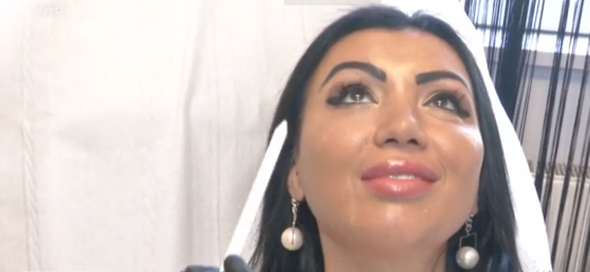 Adriana Bahmuțeanu scapă de energiile negative cu ajutorul unui ritual care le dă fiori unora