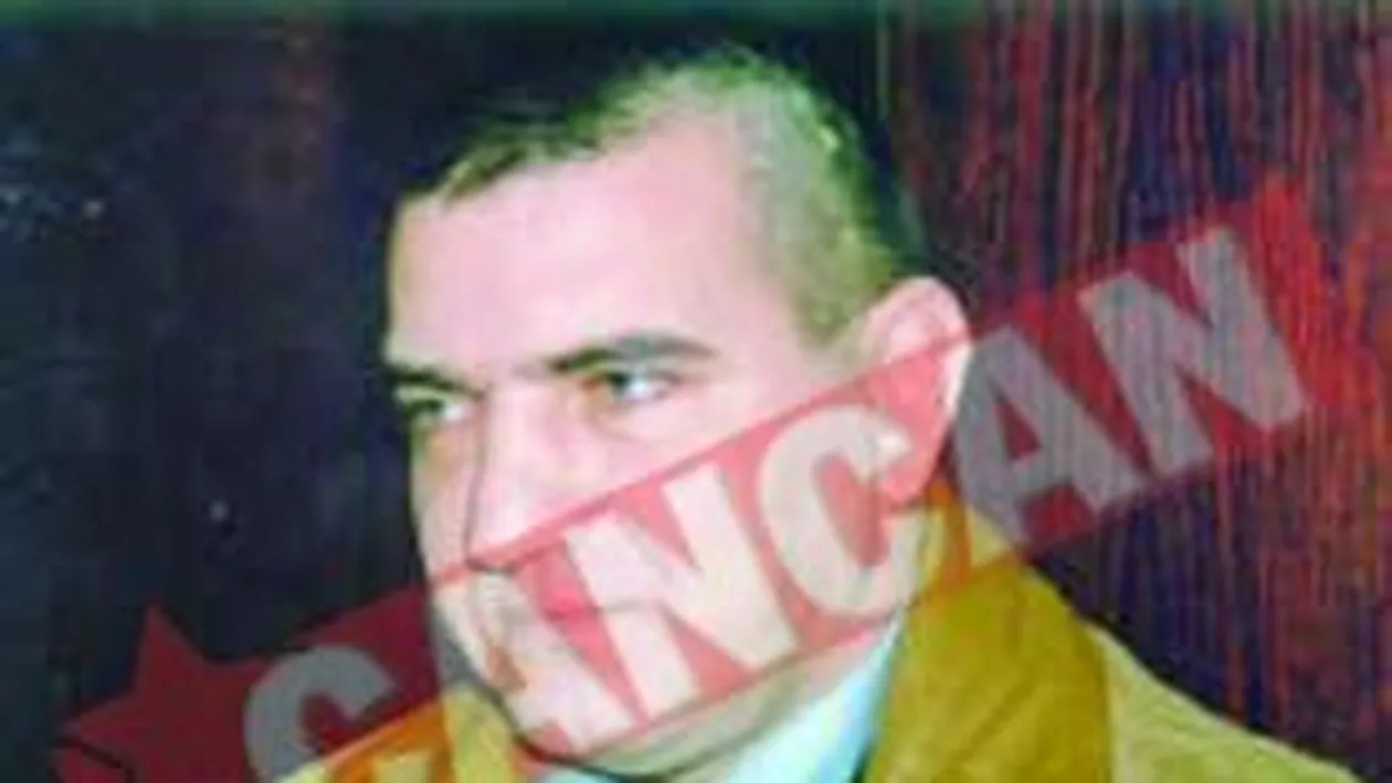 Lasat fara ureche si tatuat cu un cui