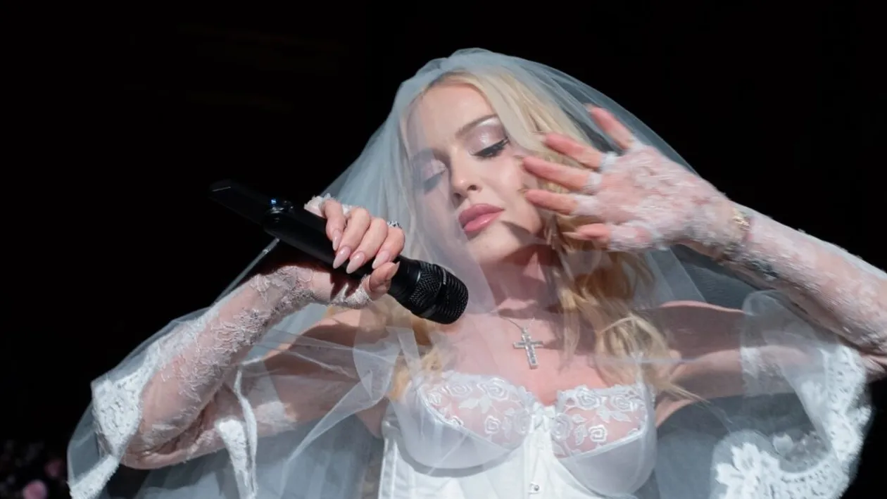 „Like a virgin”, 40 de ani mai târziu – Madonna recreează look-ul de mireasă care a făcut-o celebră