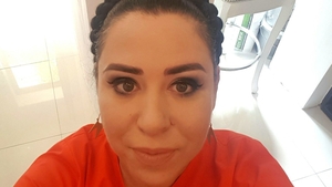 Oana Roman şi-a schimbat din nou look-ul! Cum arată vedeta după ce şi-a pus extensii până la fund
