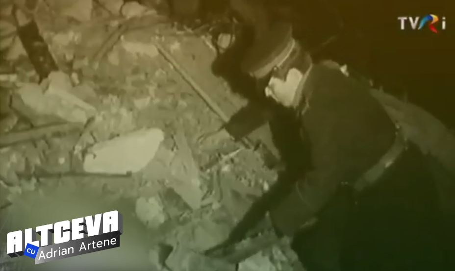 Actorul a fost găsit, alături de bunica lui decedată, sub ruine. Avea doar șase săptămâni și trăia