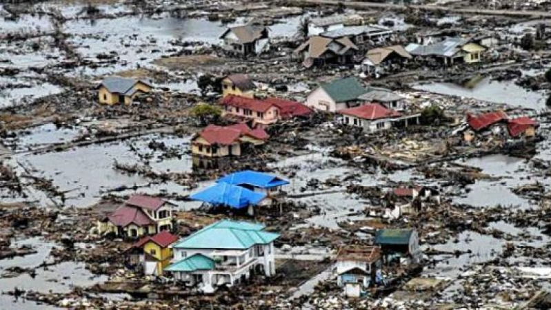 Bilanţul cutremurului urmat de tsunami din Indonezia a ajuns la 1,763 de morţi