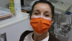 Valeriu Gheorghiţă a anunțat când vom renunța la măștile de protecție