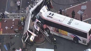 Cod ROŞU de interventie! Două autobuze s-au ciocnit în Argeş