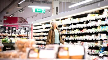 Alimentul preferat de români, mai ieftin ca niciodată. Prețuri neobișnuite la rafturi