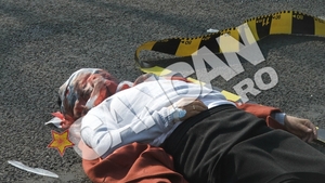 Atentie, imagini socante! O femeie din Galati, spulberata pe trecerea de pietoni! Cadavrul a fost aruncat la 15 metri distanta!