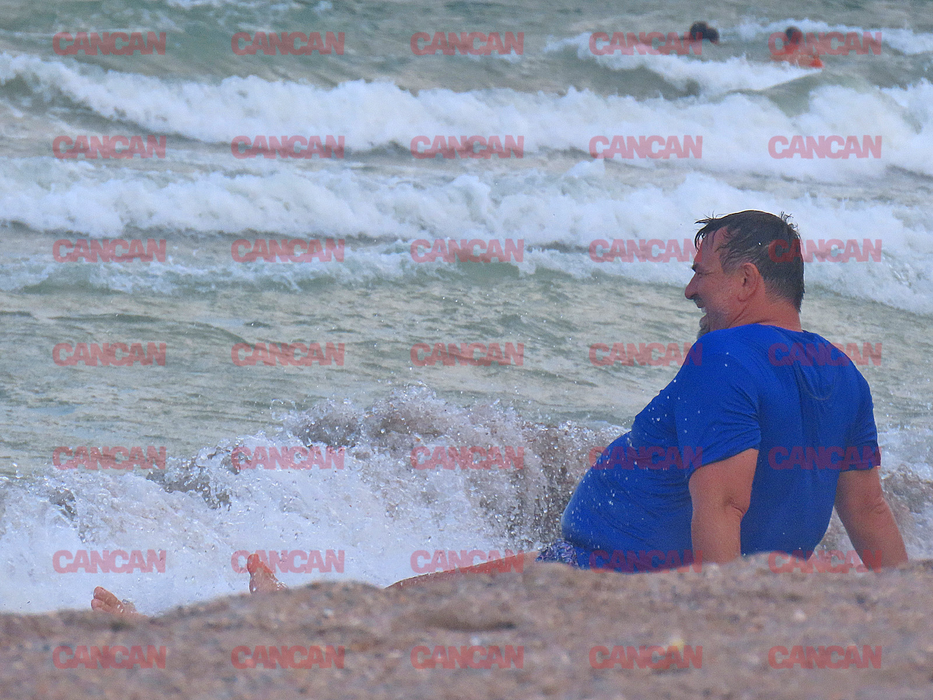 Horia Brenciu a refuzat topless-ul la mare!