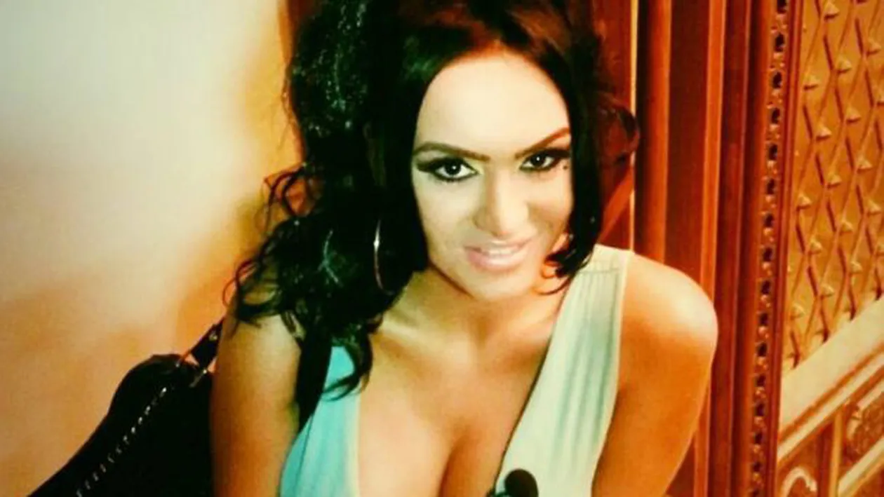 Sanii Margheritei de la Clejani o iau la vale! In ce hal arata silicoanele artistei!