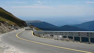 Turiştii au luat ţeapă! Transalpina se închide! 