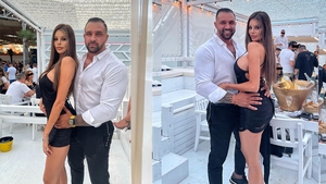 Alex Bodi, “dresat” de Justyna Gradek în iubitul ideal! În ce ipostaze inedite l-a filmat pe musculos + avem declarația persiflatoare despre mariajul ei | FOTO