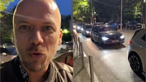 Ce a putut să vadă acest turist italian la un semafor din Capitală. A rămas mut de uimire: ”Este absurd!”
