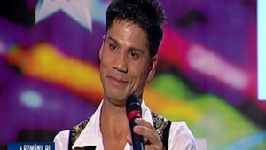 A treia oara la "Romanii au talent"! Dupa ce in trecut le-a adresat injurii, un concurent a reusit sa inmoaie inimile juratilor!