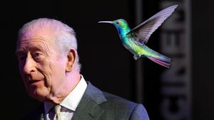 Cum a reacționat Regele Charles după ce o pasăre și-a lăsat „norocul” pe el. A fost atenționat de un martor la incident
