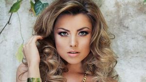 Elena Gheorghe si sotul ei si-au scos copilul la piscina! Imaginea cu care si-a emotionat fanii: "Cu baietii mei"