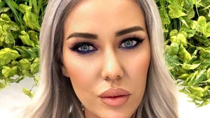 Sora Danielei Crudu iubeşte din nou! Bruneta i-a dat de gol în mediul online