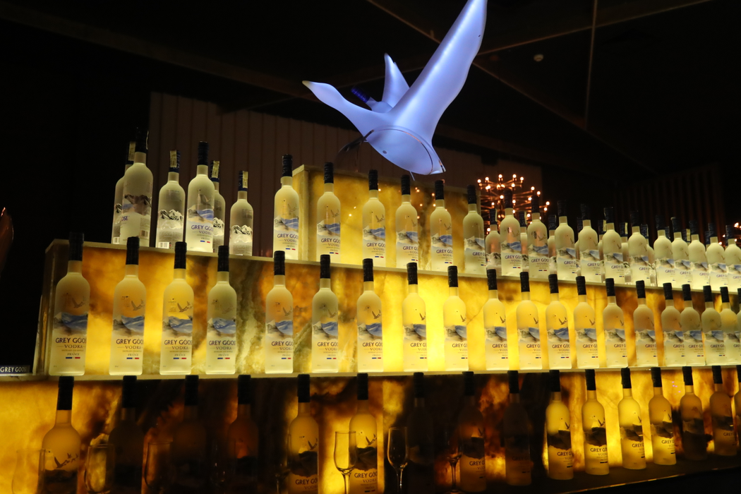 Codin Maticiuc a comandat un "fluviu" de votcă Grey Goose pe imnul Ligii Campionilor