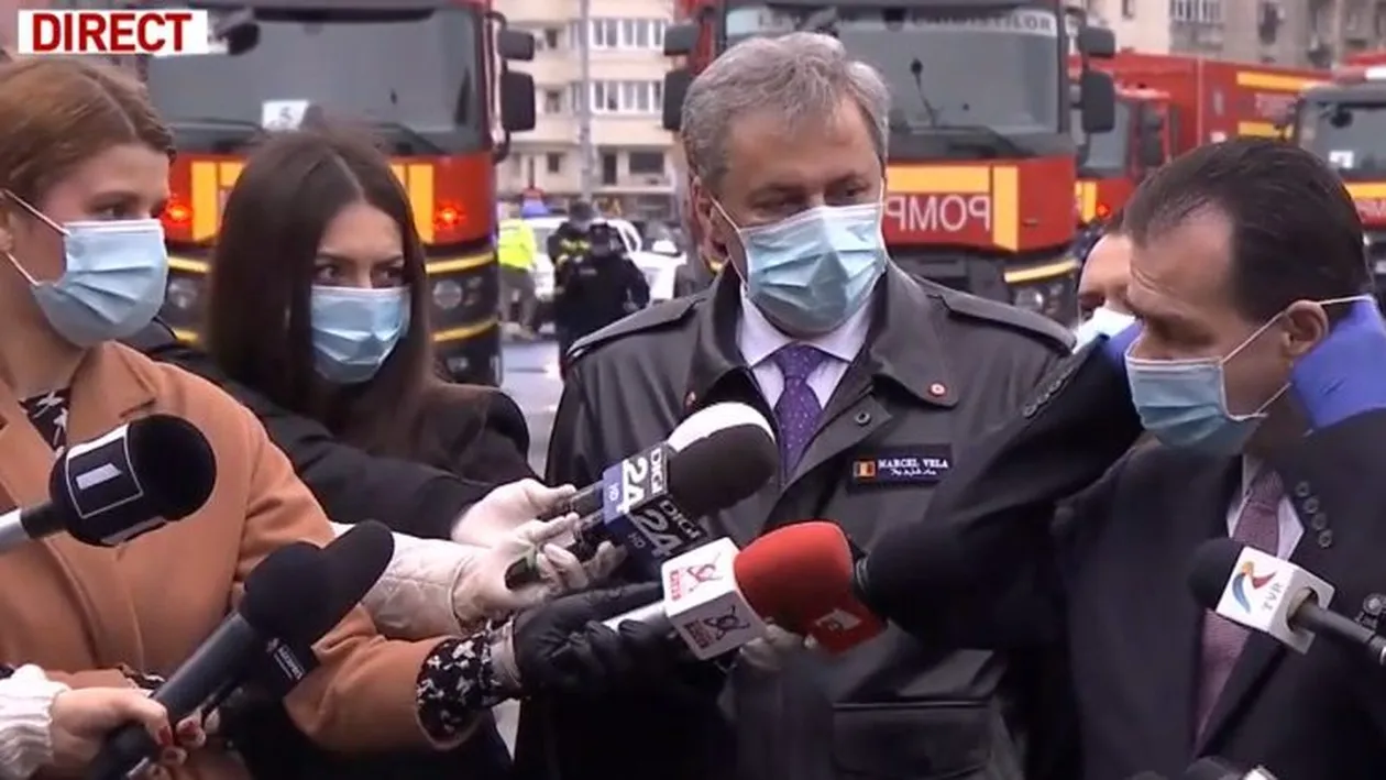 Marcel Vela, scăpare în timpul unui interviu acordat de Ludovic Orban. Ce a făcut ministrul în timp ce premierul vorbea cu jurnaliştii. GALERIE FOTO