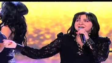 Asa ceva n-ai vazut! Carmen Serban si-a facut singura rochia de Revelion. Uite ce cosmar a iesit!