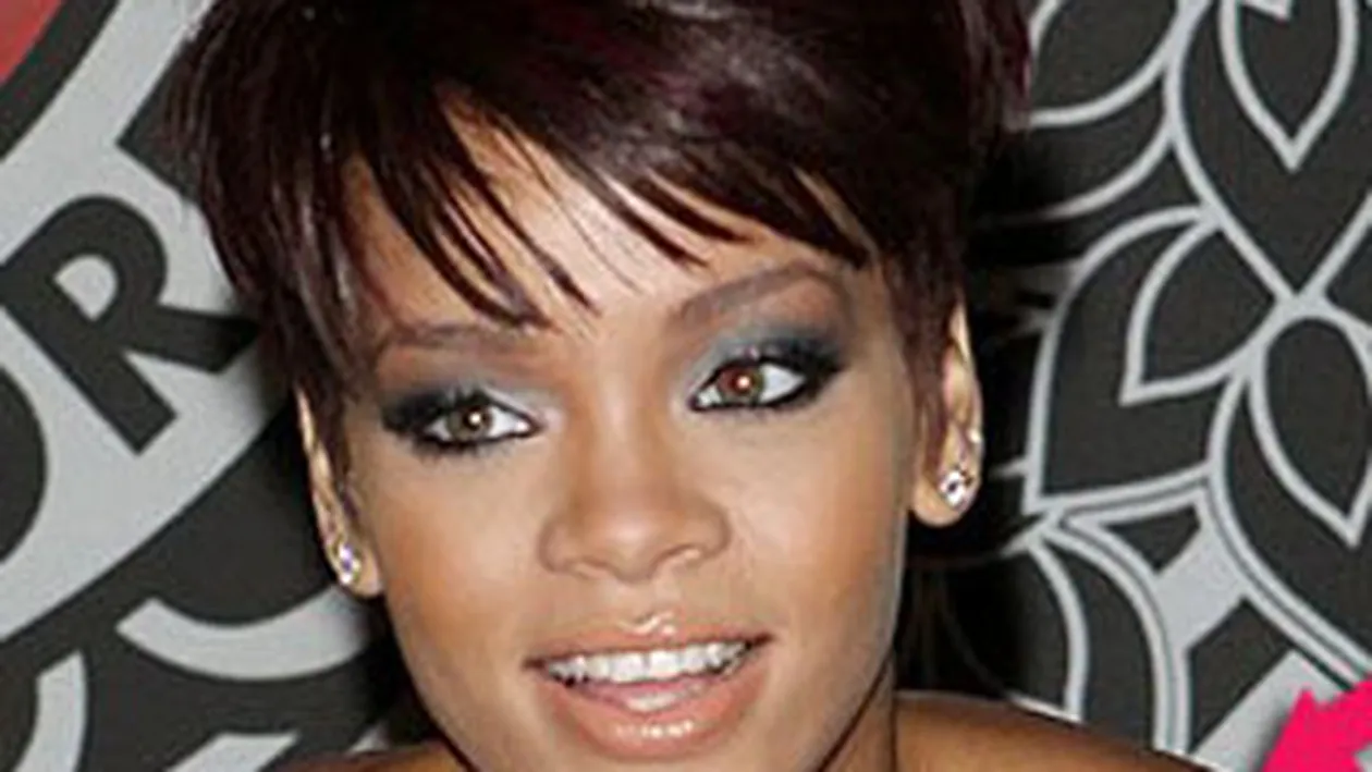 Rihanna ar putea primi rolul lui Whitney Houston intr-un film biografic!