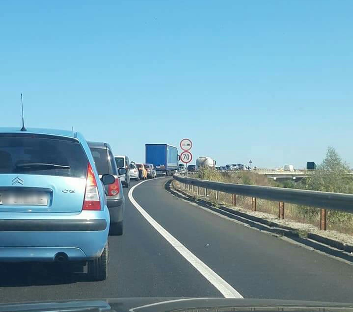 Accident cu 8 victime în Prahova. Un TIR și două dubițe s-au izbit. FOTO