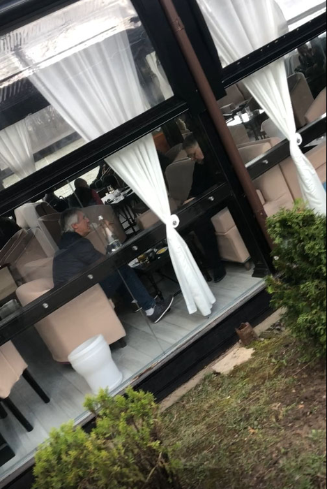 Eugen Teodorovici și Gino Iorgulescu au pufăit trabuc într-o local de lux